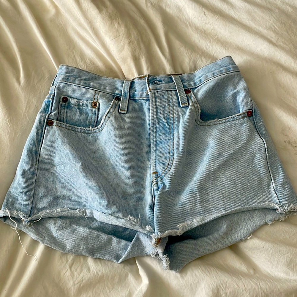 Light blue Levi’s 501 Jean Shorts